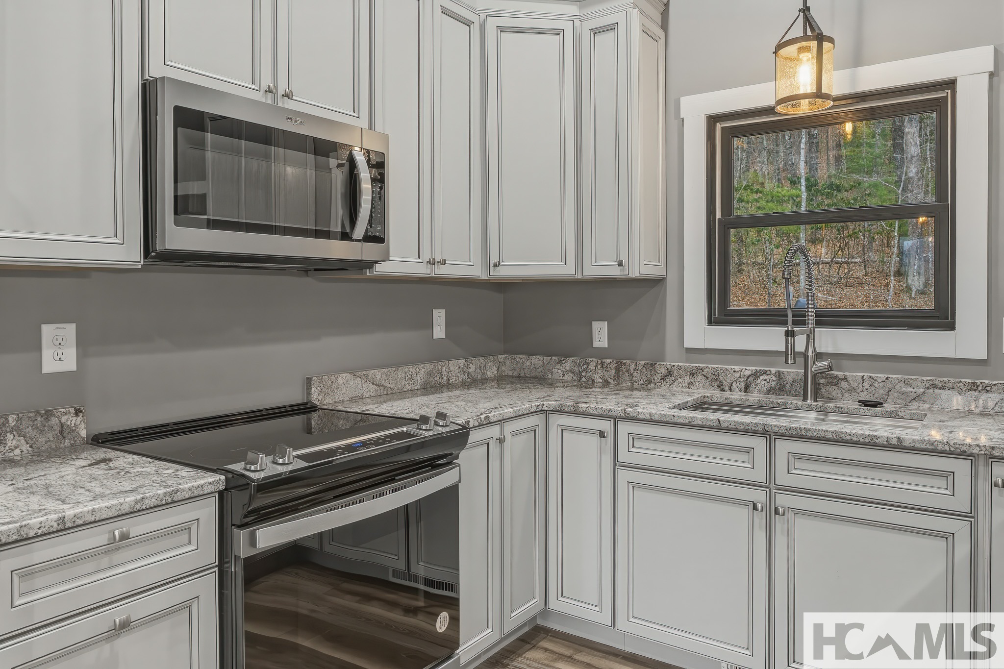 960 Woods Mountain Trail