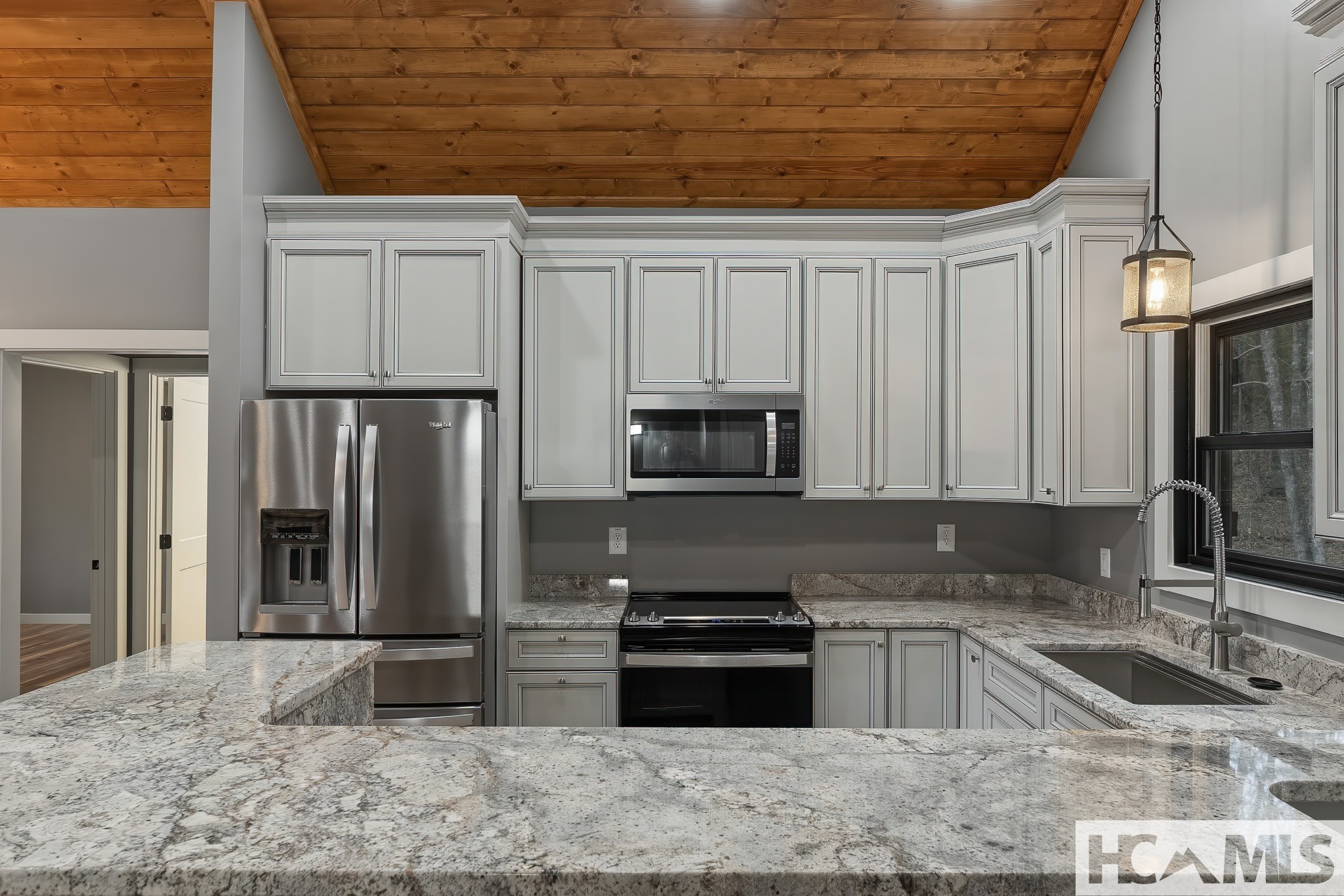 960 Woods Mountain Trail