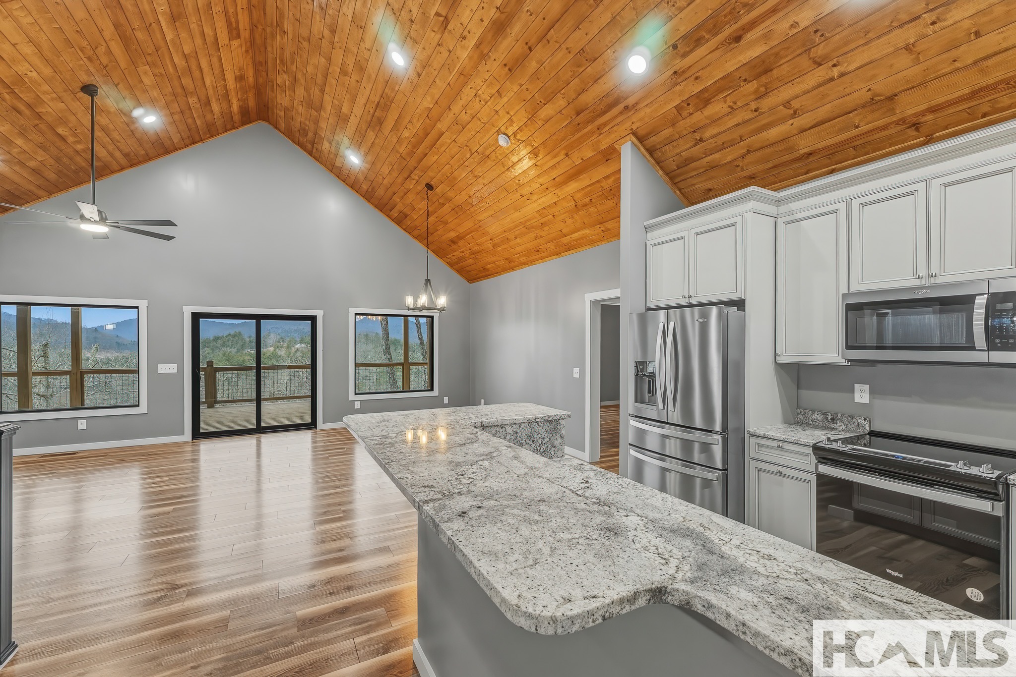 960 Woods Mountain Trail