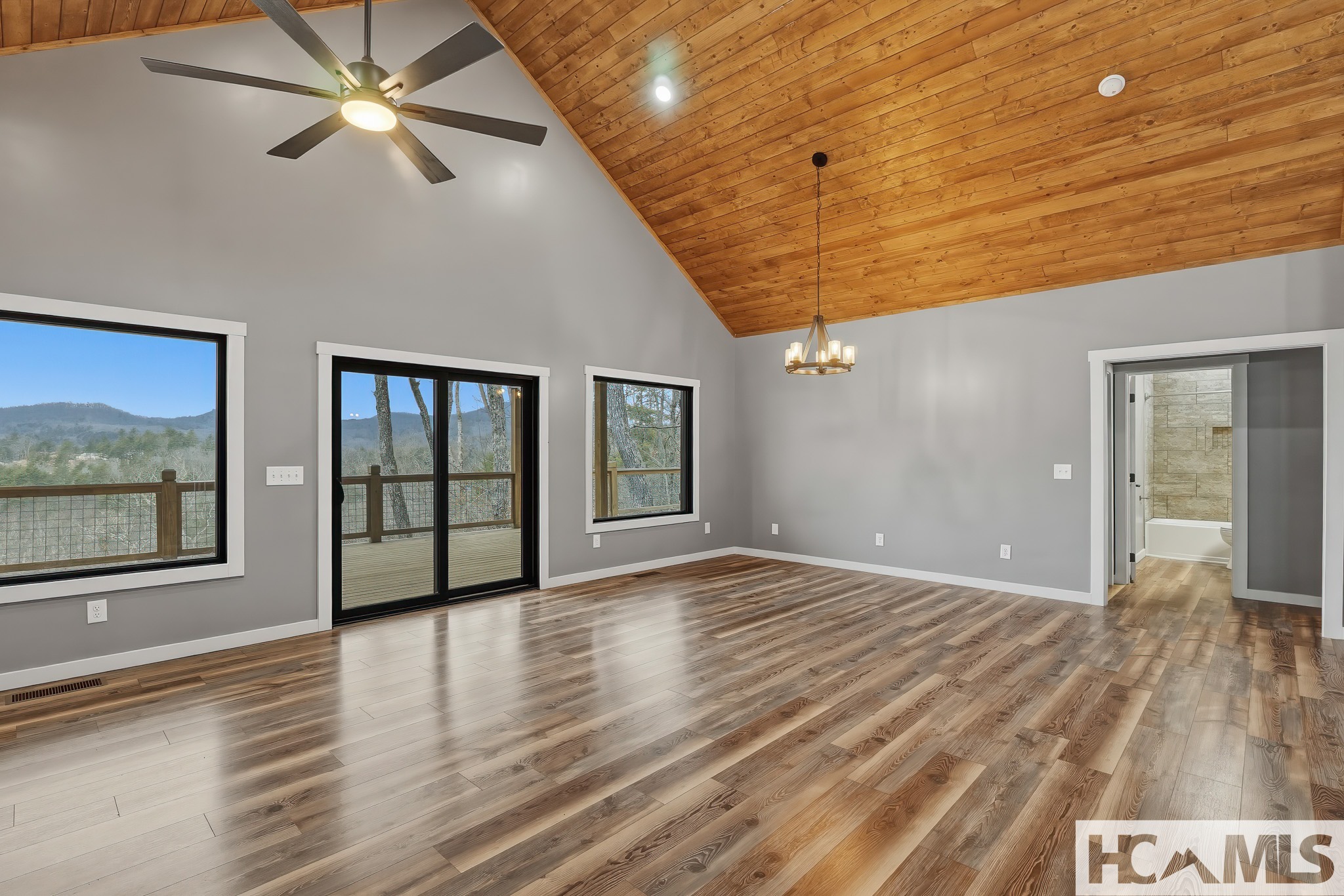 960 Woods Mountain Trail