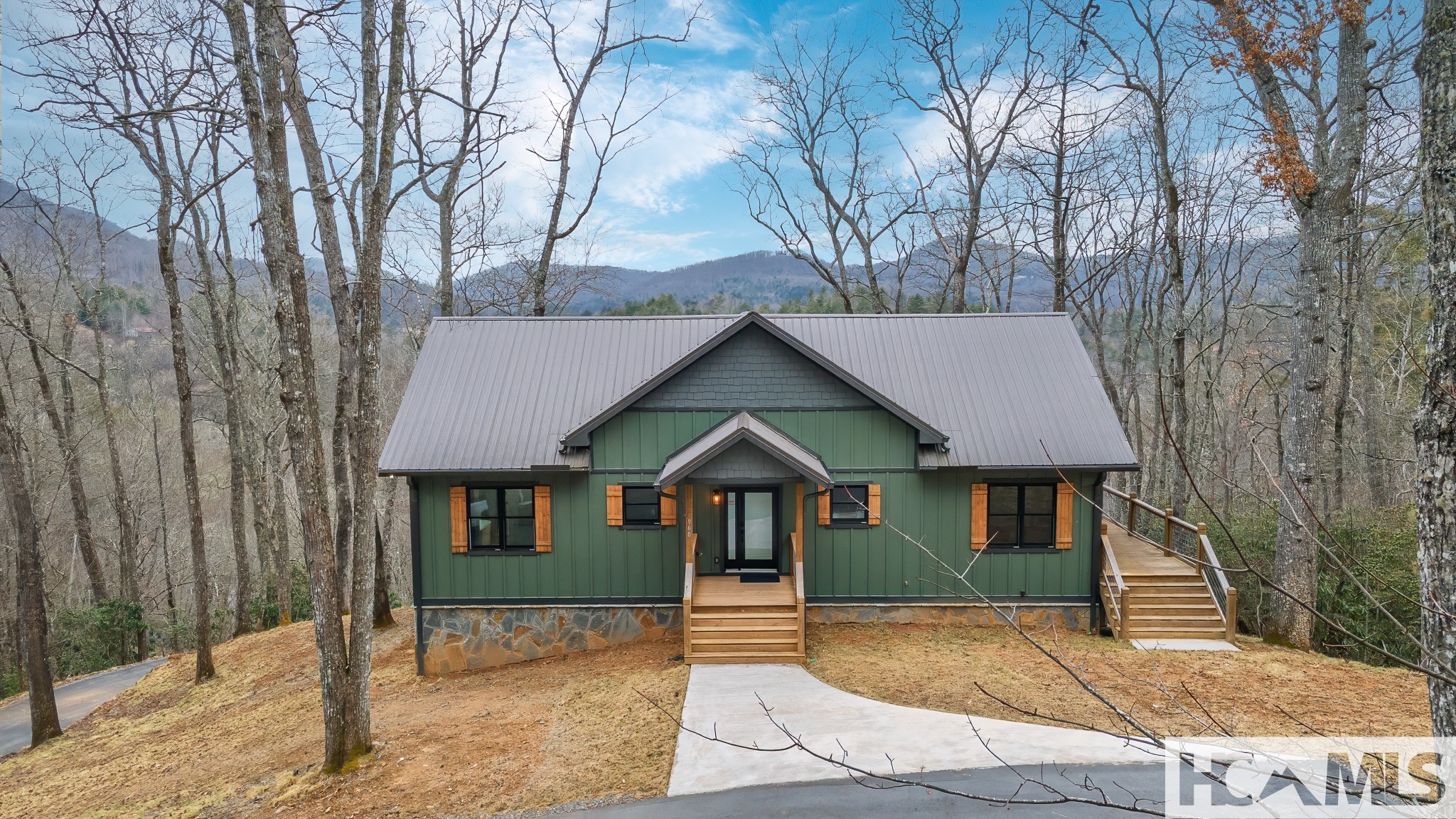 960 Woods Mountain Trail