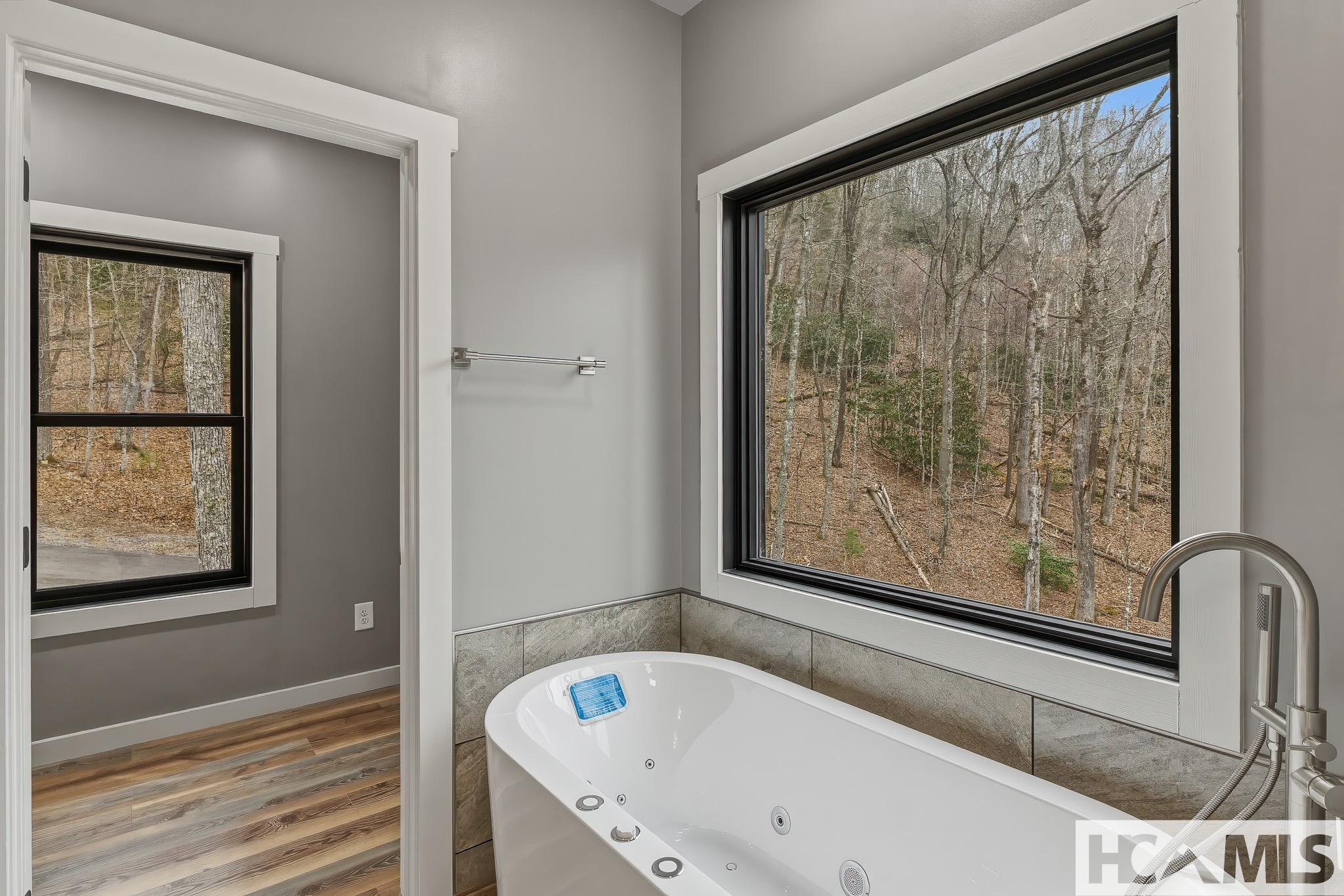 960 Woods Mountain Trail