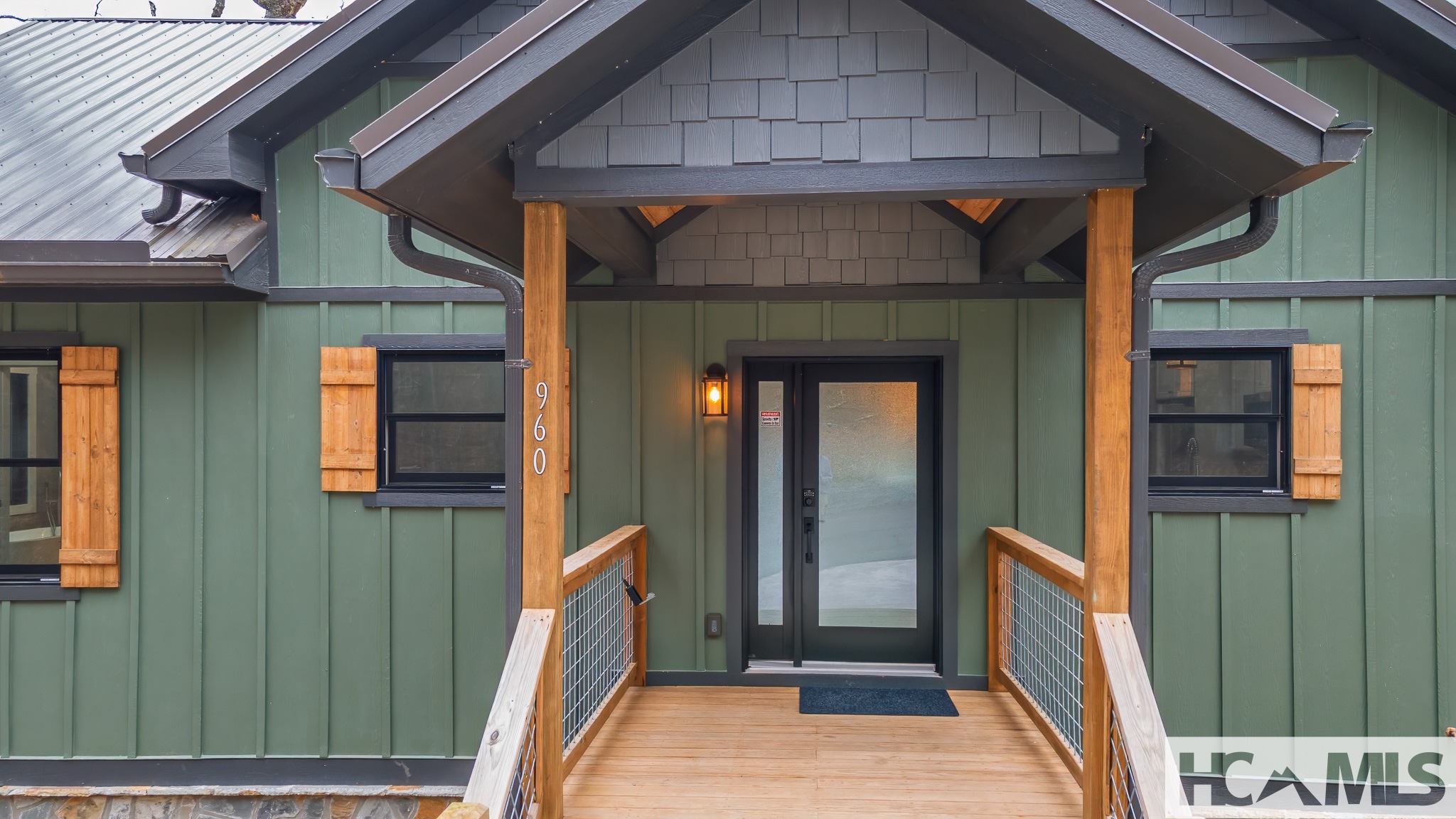 960 Woods Mountain Trail