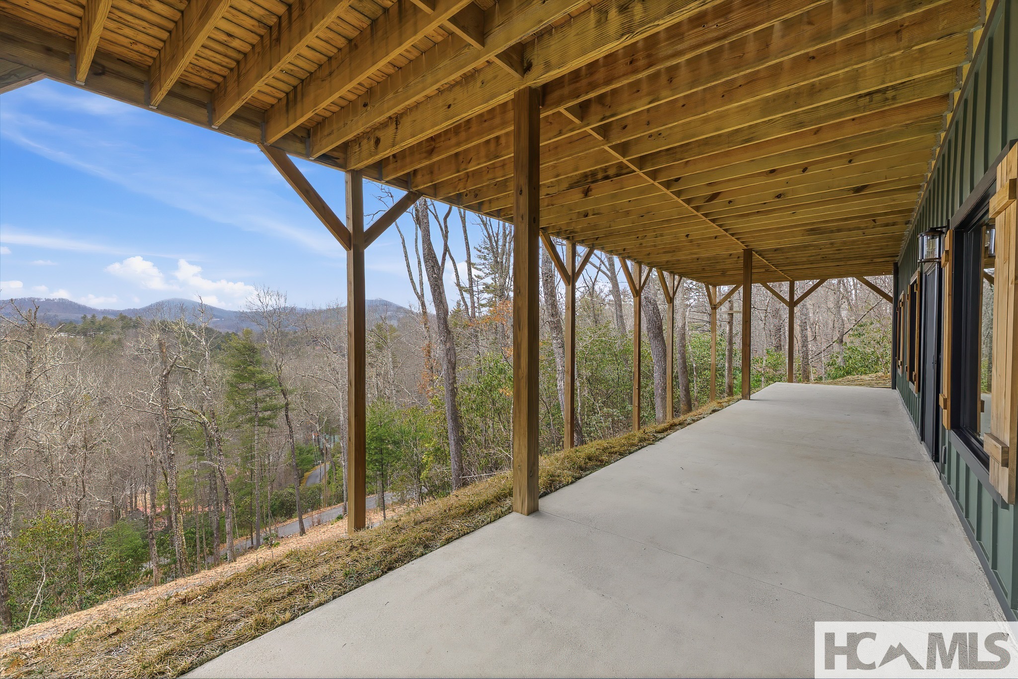 960 Woods Mountain Trail
