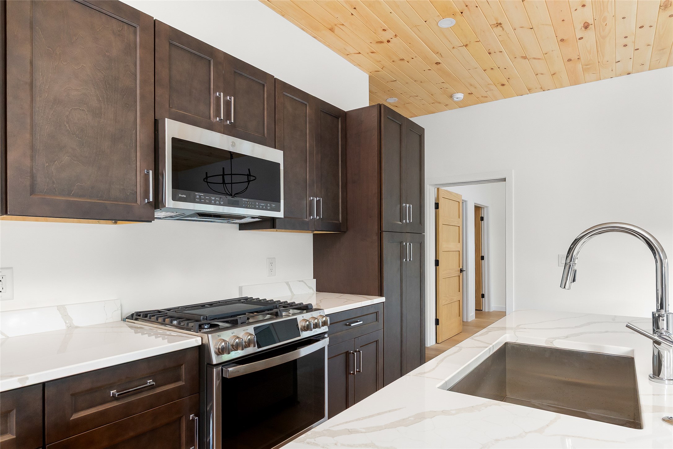 197 Mountain Laurel Ridge 1
