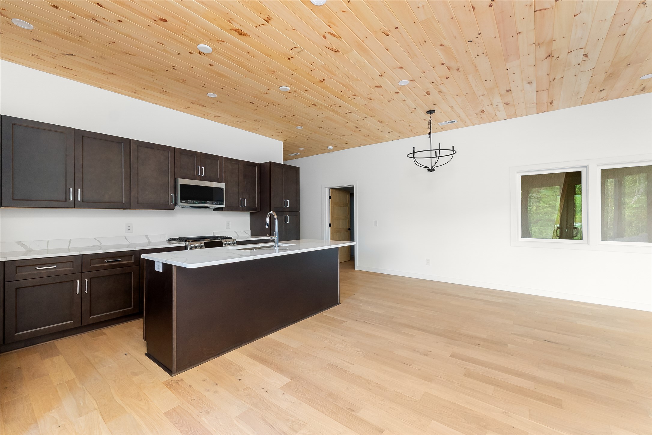 197 Mountain Laurel Ridge 1