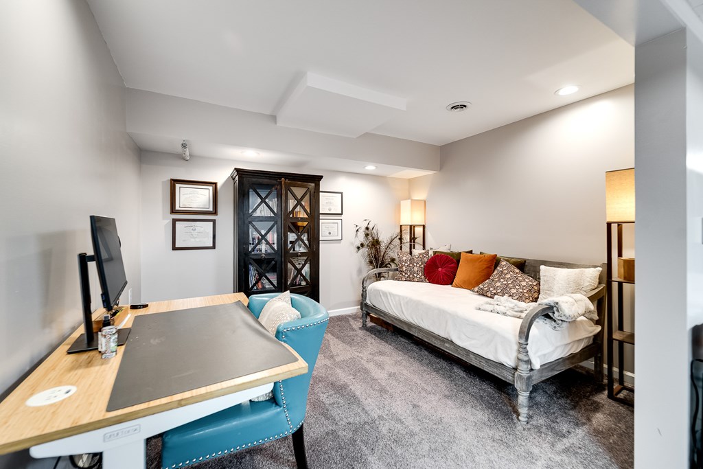 603 Hemlock Hills Dr