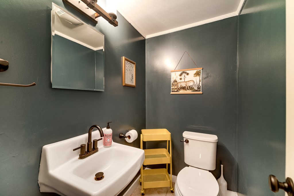 603 Hemlock Hills Dr