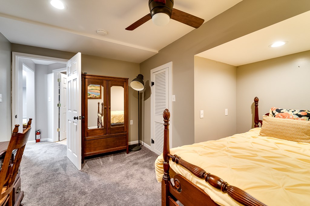 603 Hemlock Hills Dr