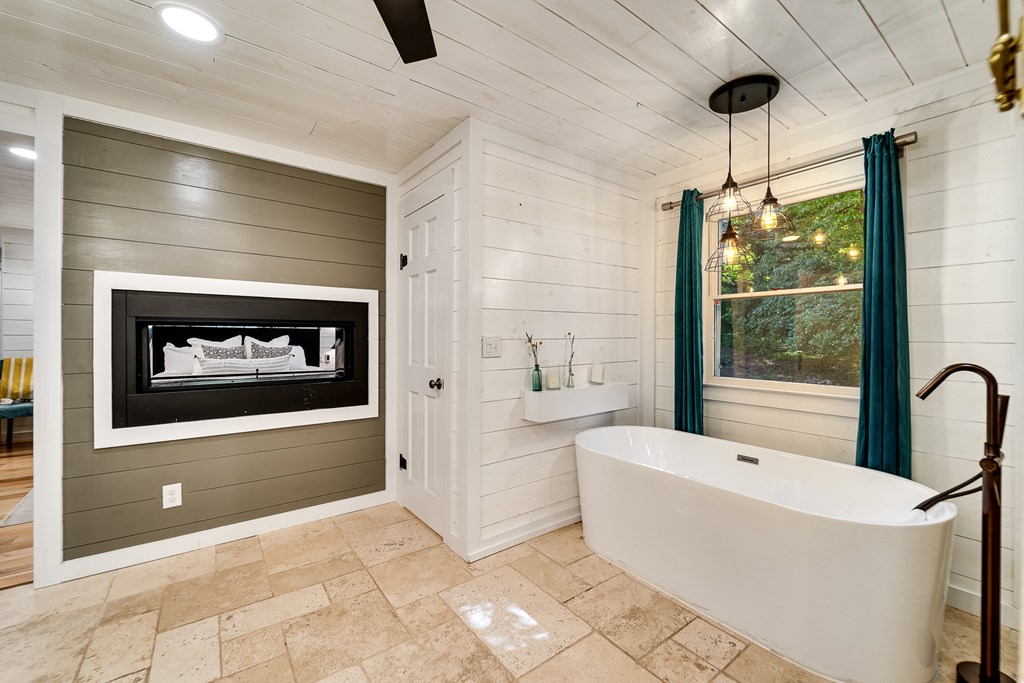 603 Hemlock Hills Dr