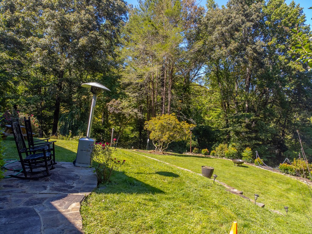 603 Hemlock Hills Dr