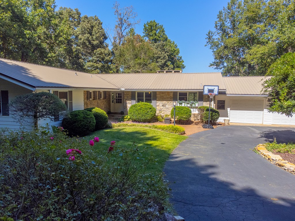 603 Hemlock Hills Dr