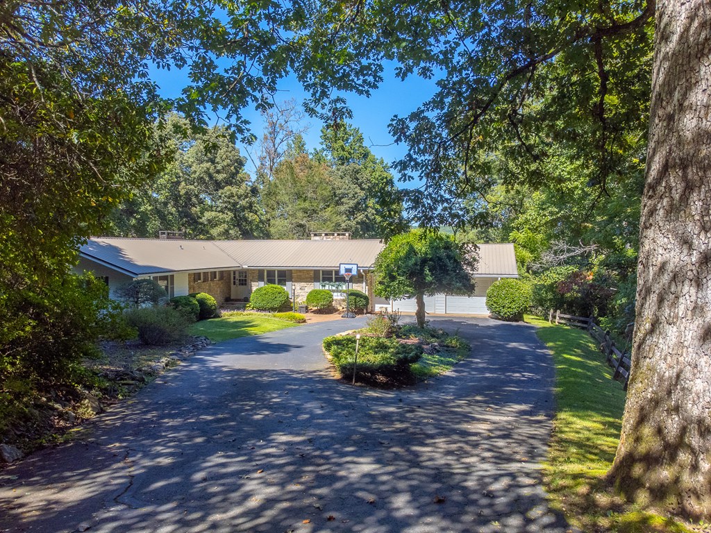 603 Hemlock Hills Dr