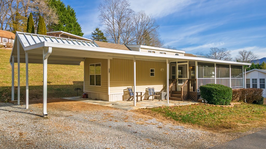 137 Country Woods Drive