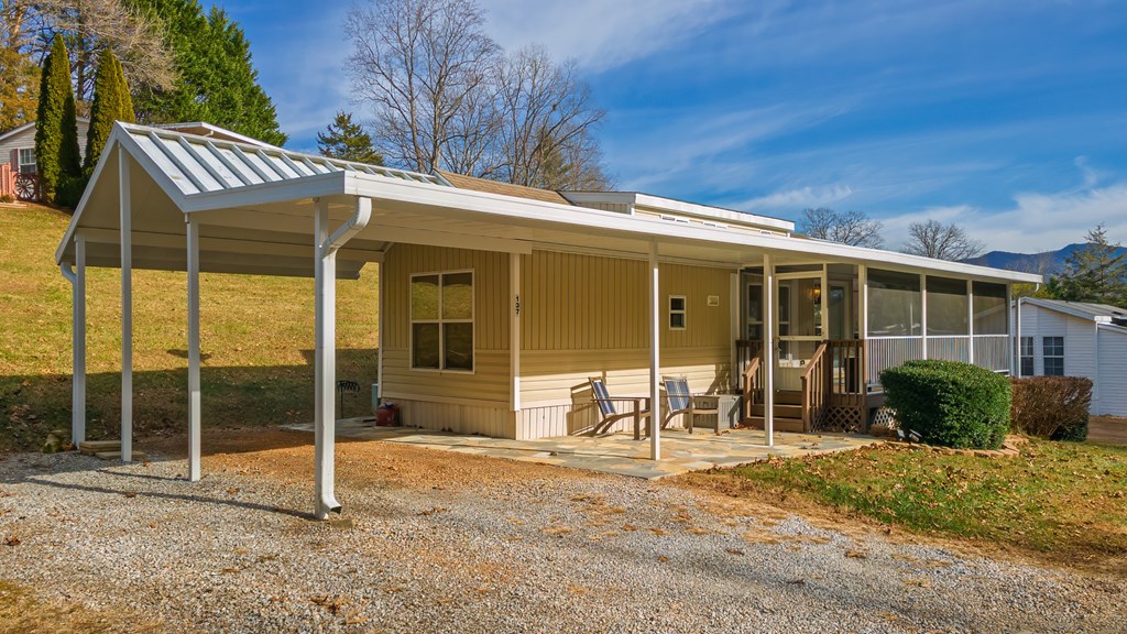 137 Country Woods Drive