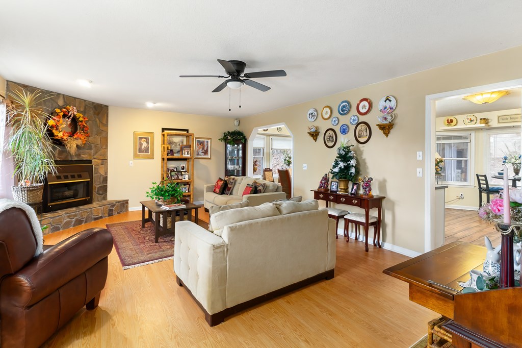 103 Pleasant Hill Dr