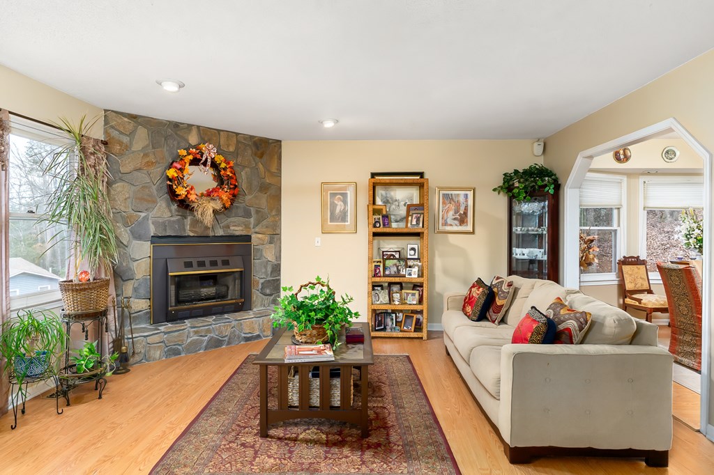 103 Pleasant Hill Dr