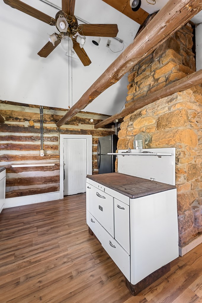 787 Rickman Creek Rd