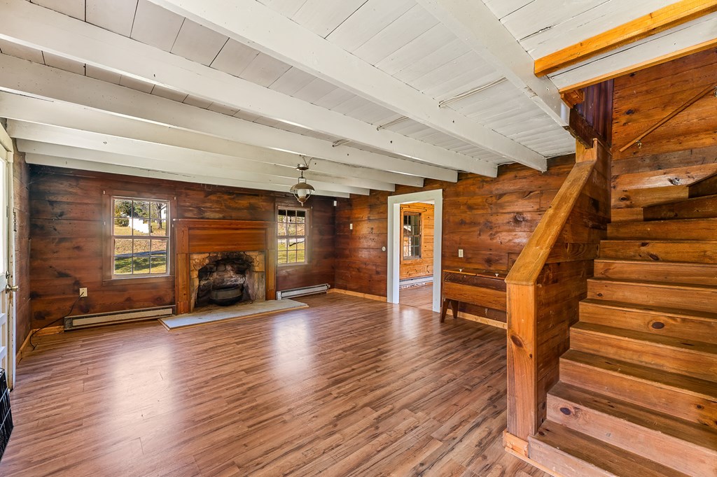 787 Rickman Creek Rd