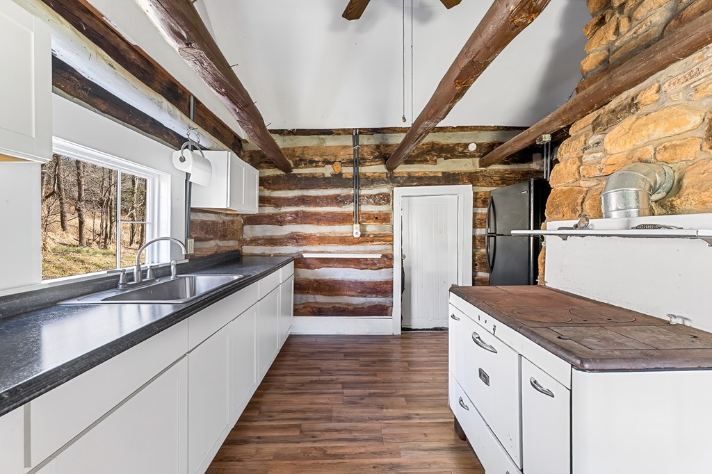 787 Rickman Creek Rd