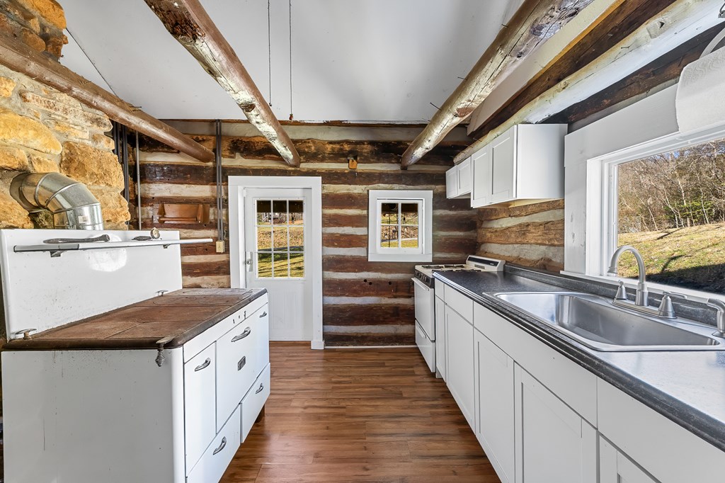 787 Rickman Creek Rd