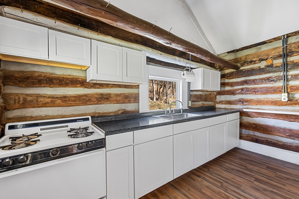 787 Rickman Creek Rd