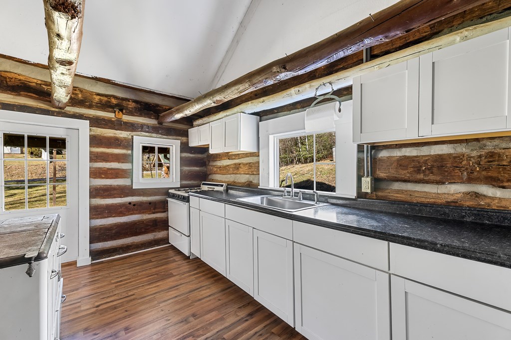 787 Rickman Creek Rd