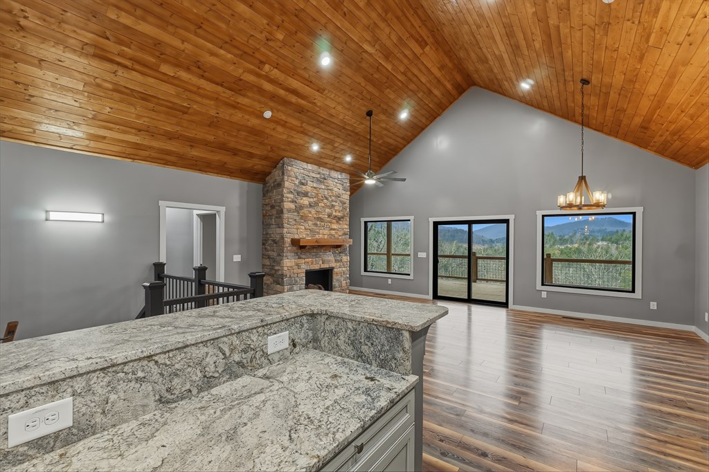 960 Woods Mountain Trl