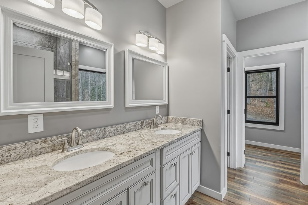 960 Woods Mountain Trl