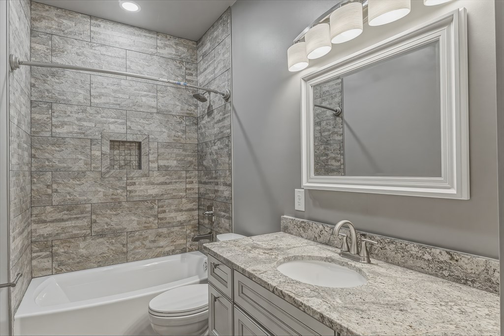 960 Woods Mountain Trl