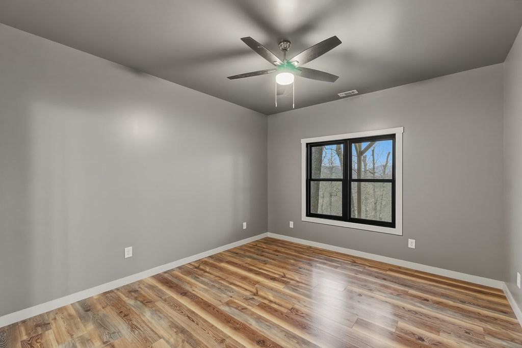 960 Woods Mountain Trl