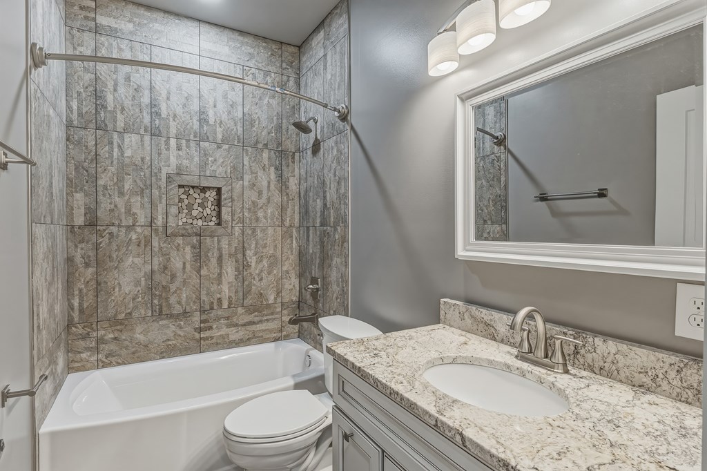 960 Woods Mountain Trl