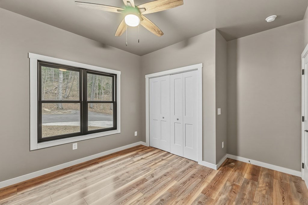 960 Woods Mountain Trl