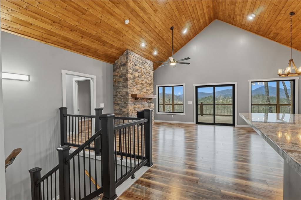 960 Woods Mountain Trl