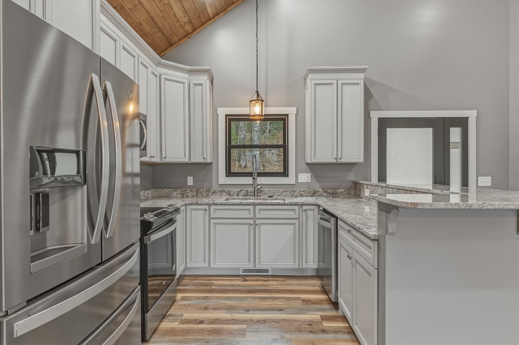 960 Woods Mountain Trl