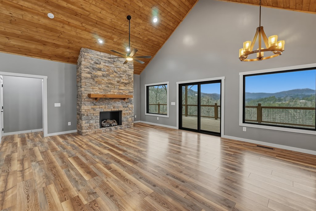 960 Woods Mountain Trl