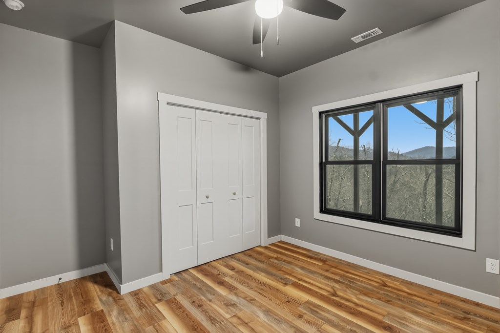 960 Woods Mountain Trl