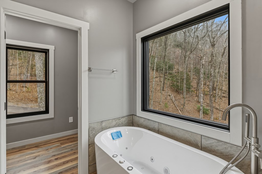 960 Woods Mountain Trl