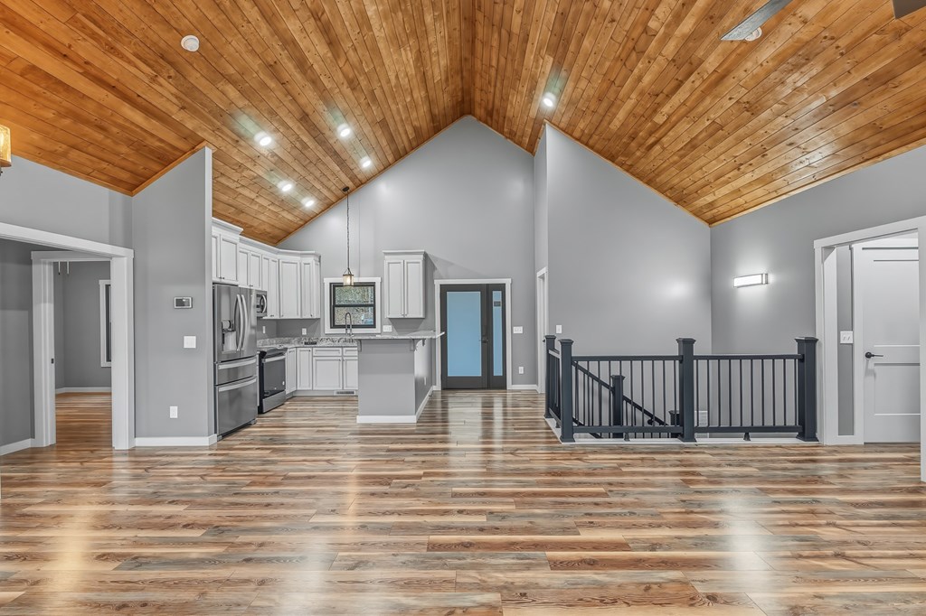 960 Woods Mountain Trl