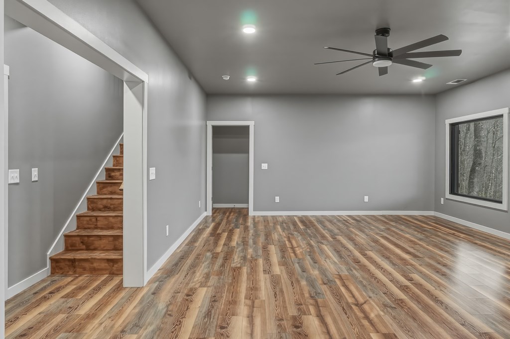 960 Woods Mountain Trl