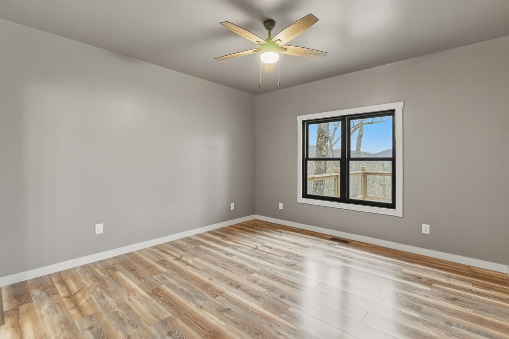 960 Woods Mountain Trl