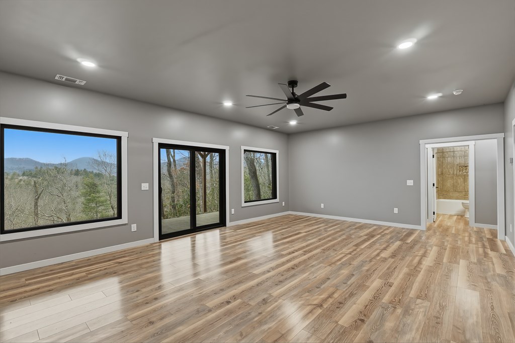 960 Woods Mountain Trl