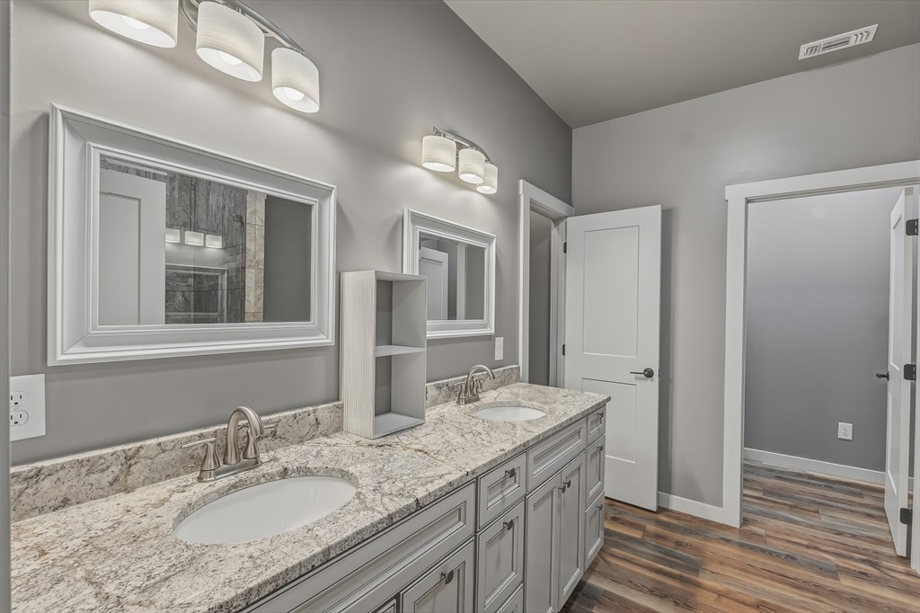 960 Woods Mountain Trl