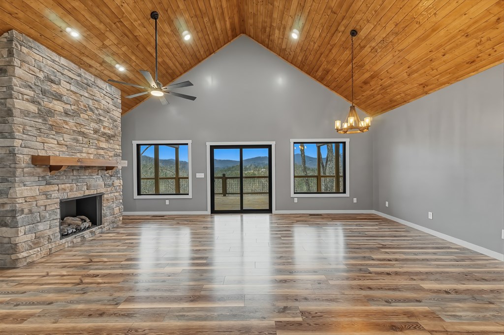 960 Woods Mountain Trl