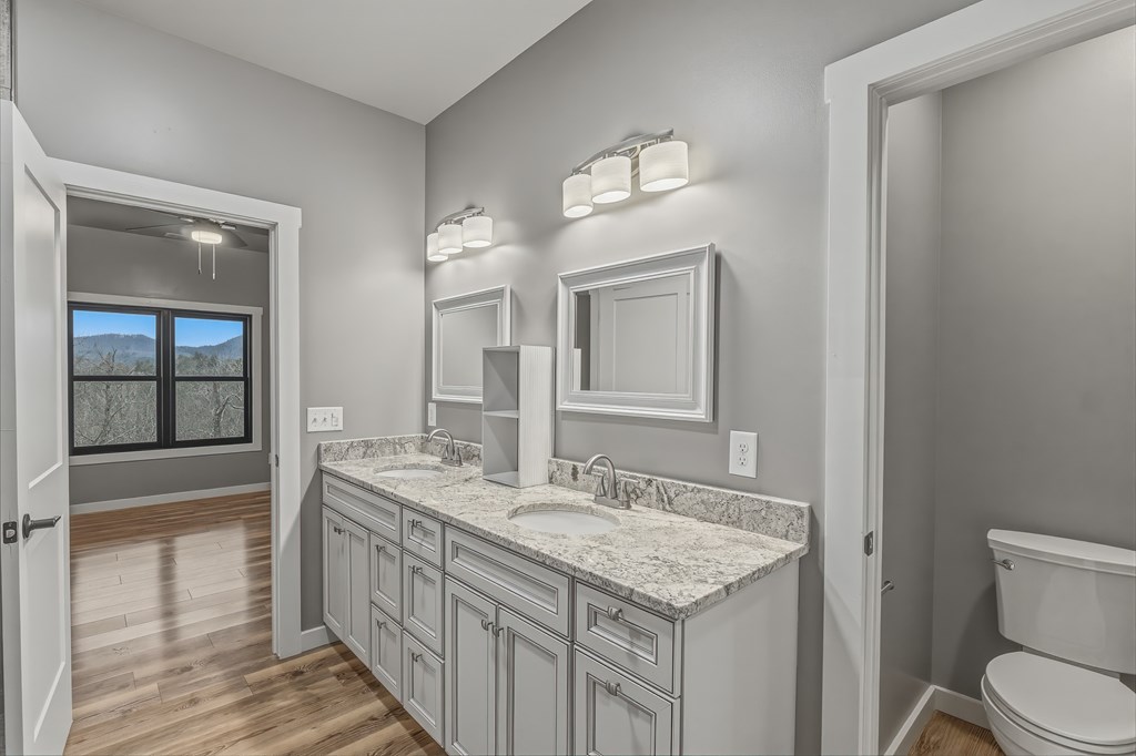 960 Woods Mountain Trl