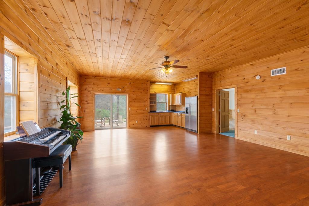 159 Kings Cove Rd.