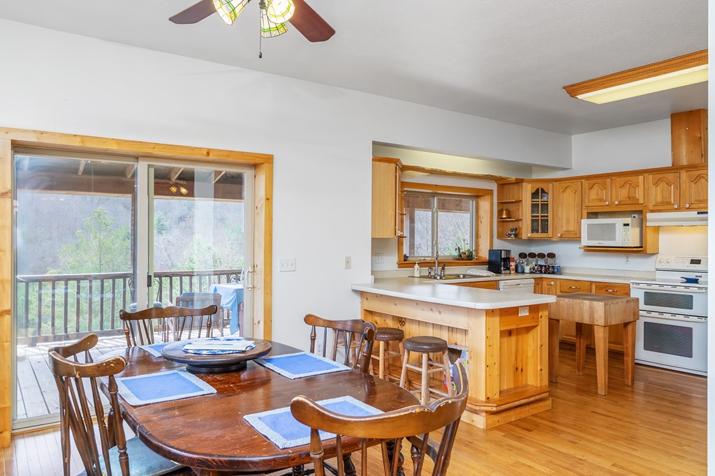 159 Kings Cove Rd.