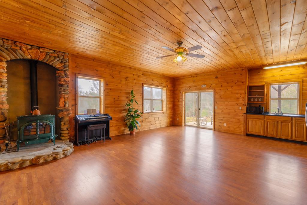 159 Kings Cove Rd.