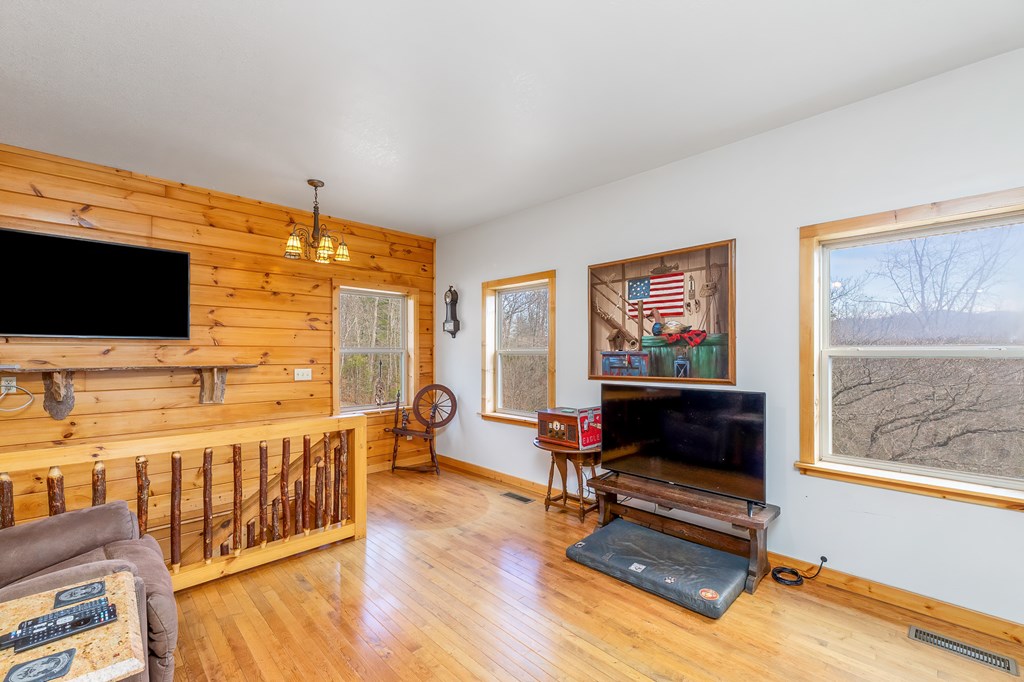 159 Kings Cove Rd.