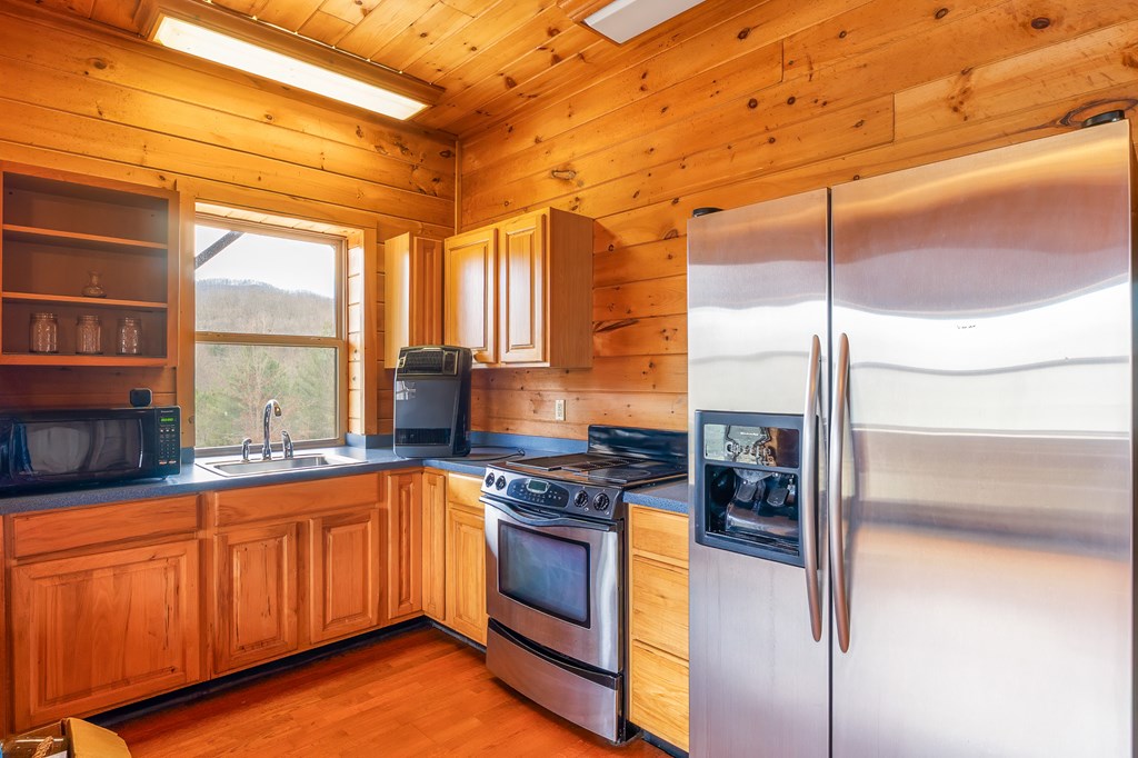 159 Kings Cove Rd.